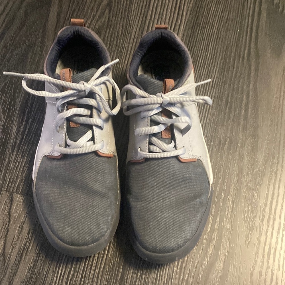 🍍SKECHERS🍍MEMORY FOAM🍍SIZE 9🍍G-1